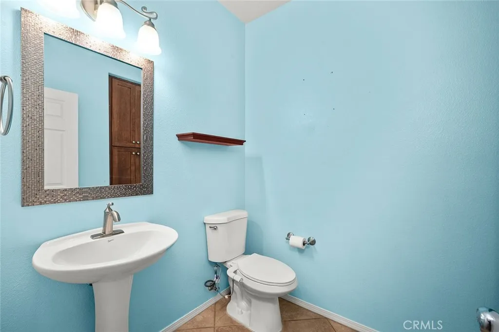 7949 Shadow Trails, Jurupa Valley, California 92509 home-pic-14