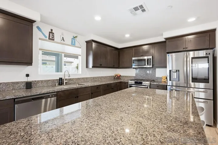 32046 Prairie Crossing Dr, Winchester, California 92596