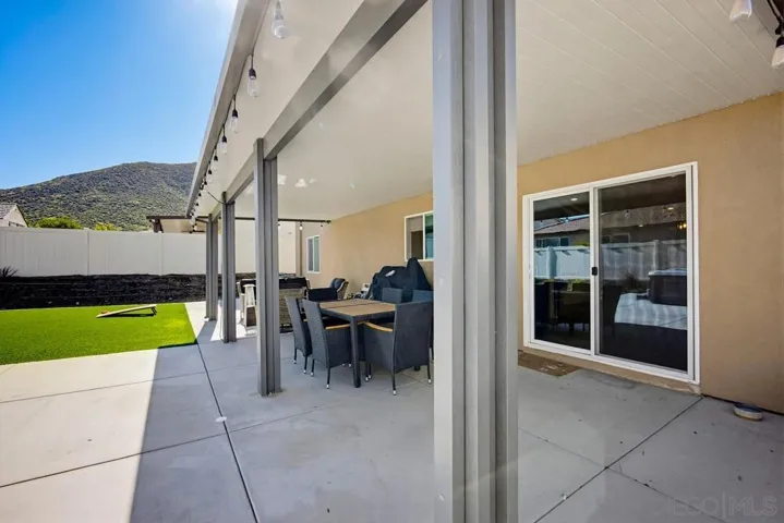 32046 Prairie Crossing Dr, Winchester, California 92596