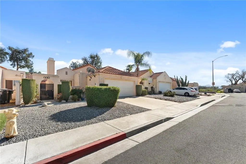 737 Verona, San Jacinto, California 92583 home-pic-29