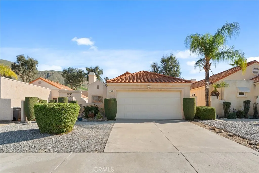737 Verona, San Jacinto, California 92583 home-pic-1