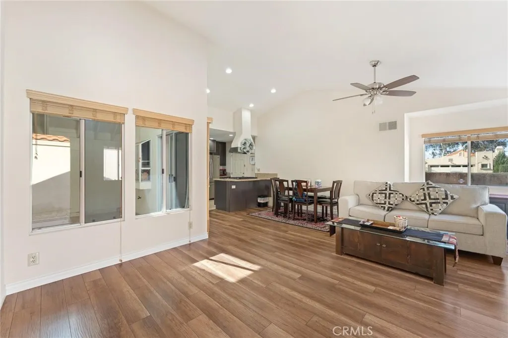 737 Verona, San Jacinto, California 92583 home-pic-8