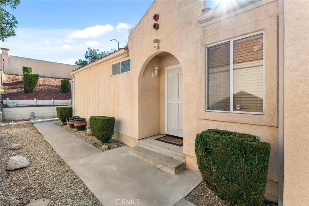 737 Verona, San Jacinto, California 92583 home-pic-25