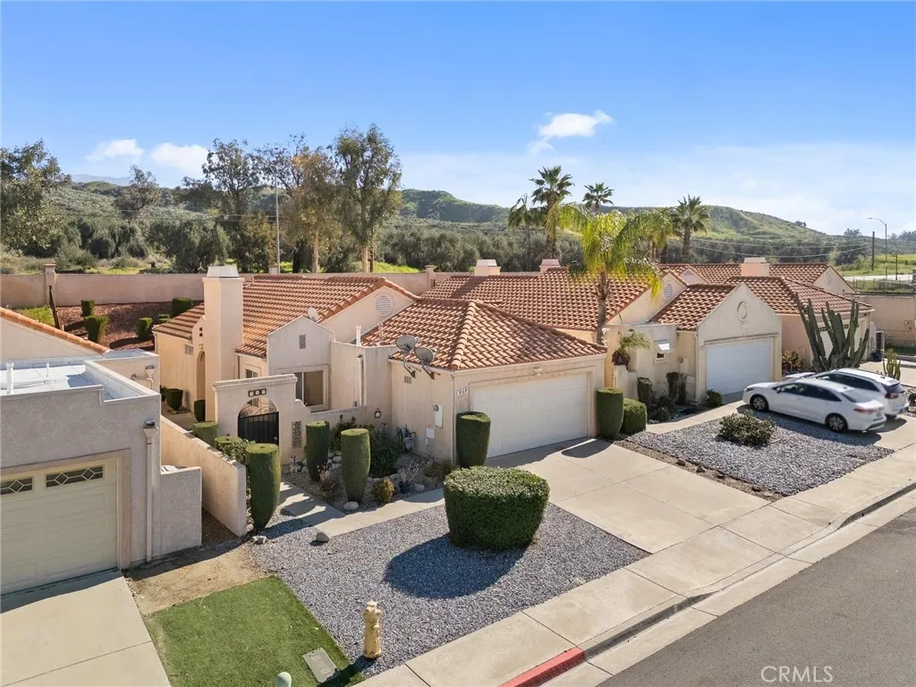 737 Verona, San Jacinto, California 92583 home-pic-32