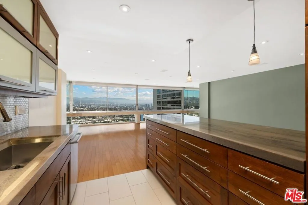 2220 Avenue Of The Stars 2203, Los Angeles, California 90067 home-pic-9