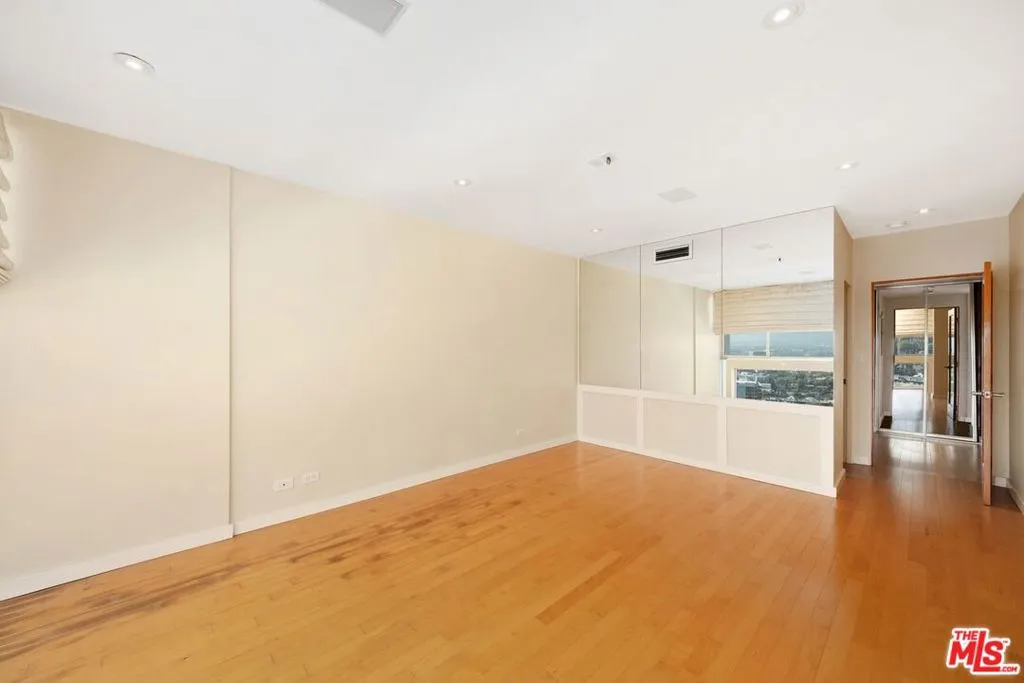 2220 Avenue Of The Stars 2203, Los Angeles, California 90067 home-pic-16