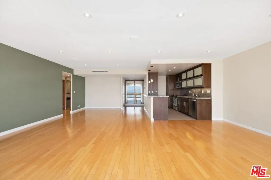 2220 Avenue Of The Stars 2203, Los Angeles, California 90067 home-pic-3
