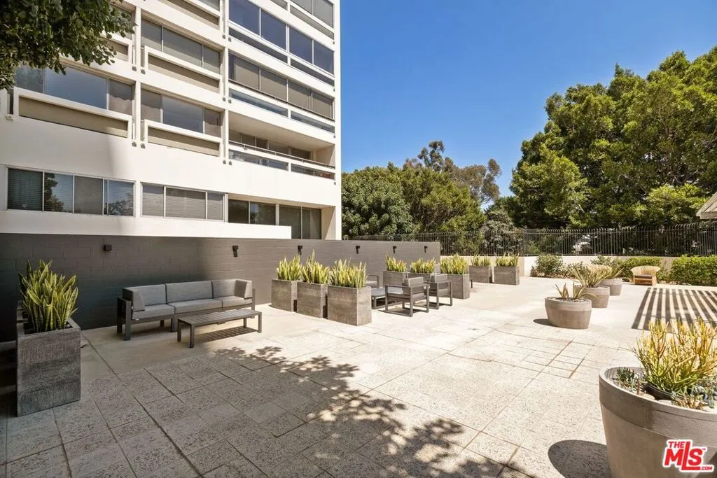 2220 Avenue Of The Stars 2203, Los Angeles, California 90067 home-pic-23