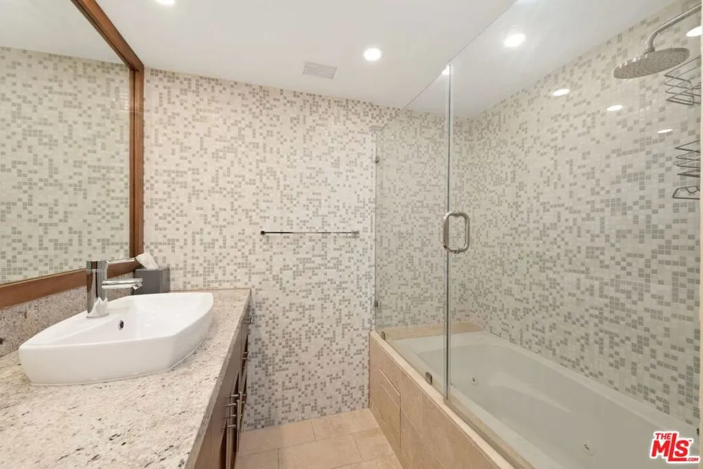 2220 Avenue Of The Stars 2203, Los Angeles, California 90067 home-pic-12