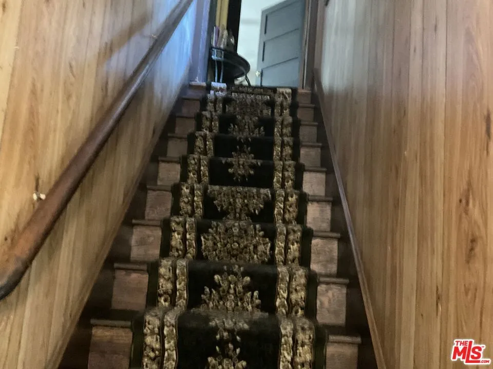 2068 S Hobart Boulevard, Los Angeles, California 90018 home-pic-12