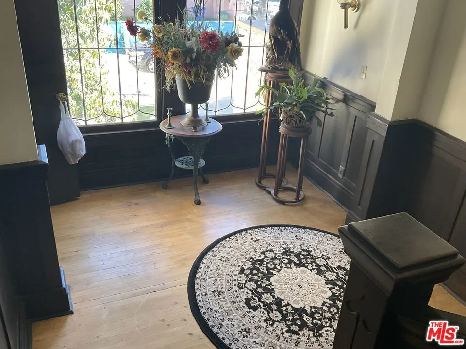 2068 S Hobart Boulevard, Los Angeles, California 90018 home-pic-19