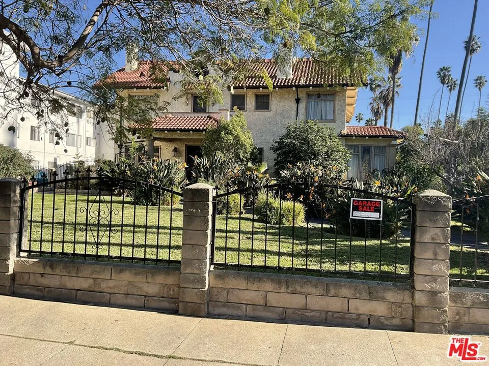 2068 S Hobart Boulevard, Los Angeles, California 90018 home-pic-4