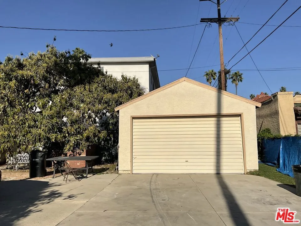 2068 S Hobart Boulevard, Los Angeles, California 90018 home-pic-31