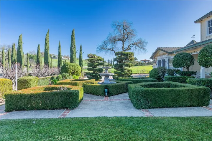 Beautifully maintained!