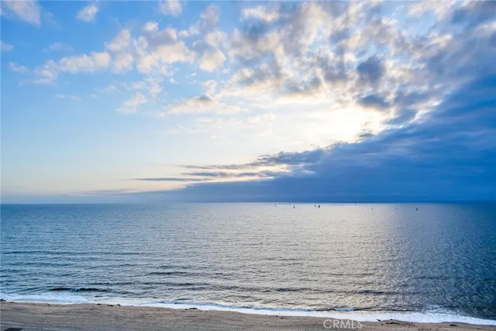 Front-row seats to sunsets and sailboats