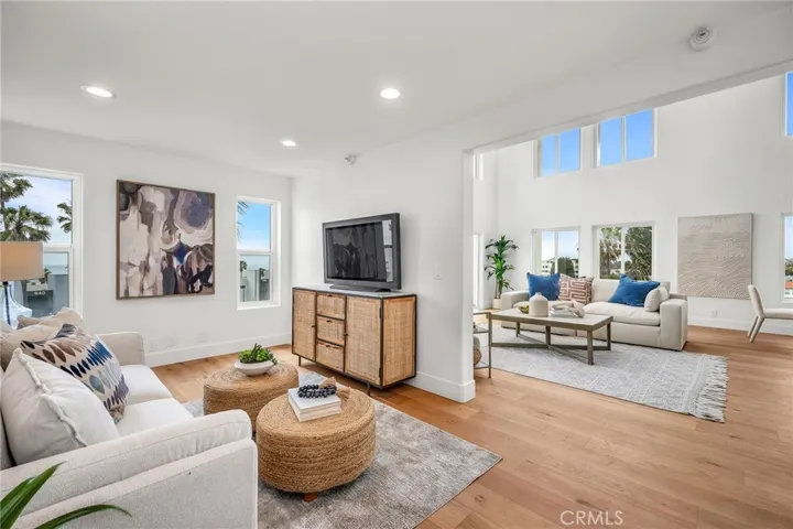 Multi-use entertaining area with bar.