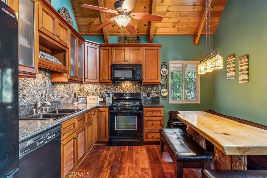 23959 Lakeview Drive, Crestline, California 92325 home-pic-6