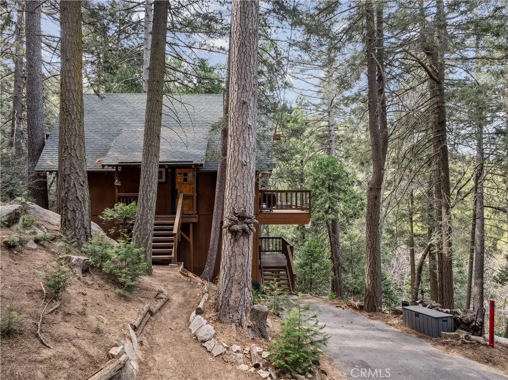 23959 Lakeview Drive, Crestline, California 92325 home-pic-1