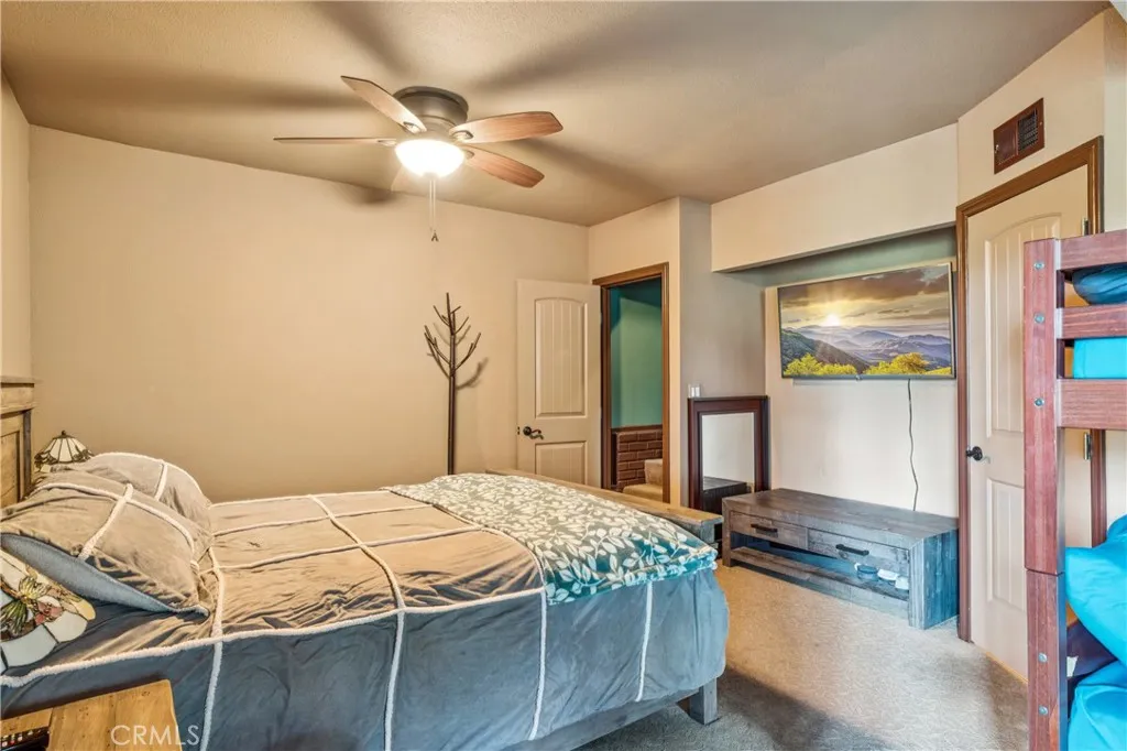 23959 Lakeview Drive, Crestline, California 92325 home-pic-26