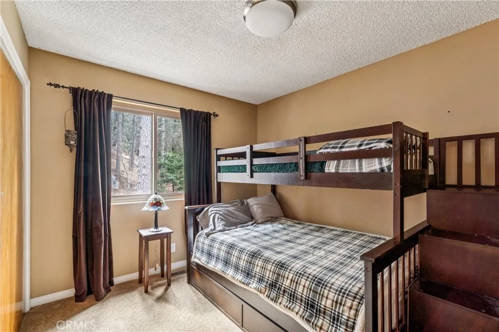 23959 Lakeview Drive, Crestline, California 92325 home-pic-16