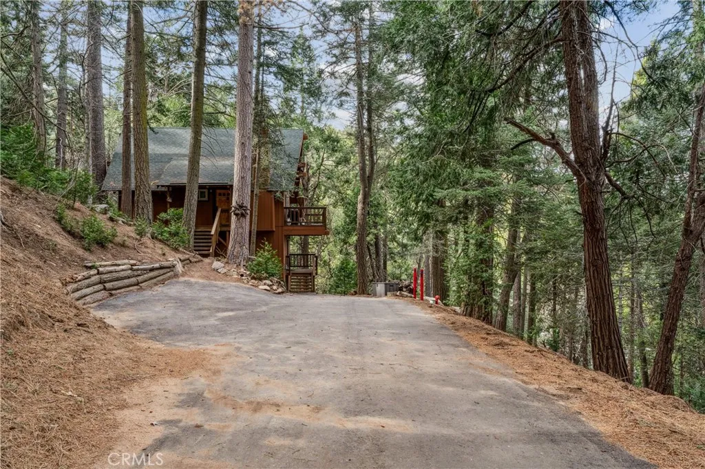 23959 Lakeview Drive, Crestline, California 92325 home-pic-37