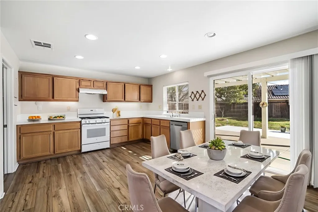 1232 Sunburst, Beaumont, California 92223 home-pic-10