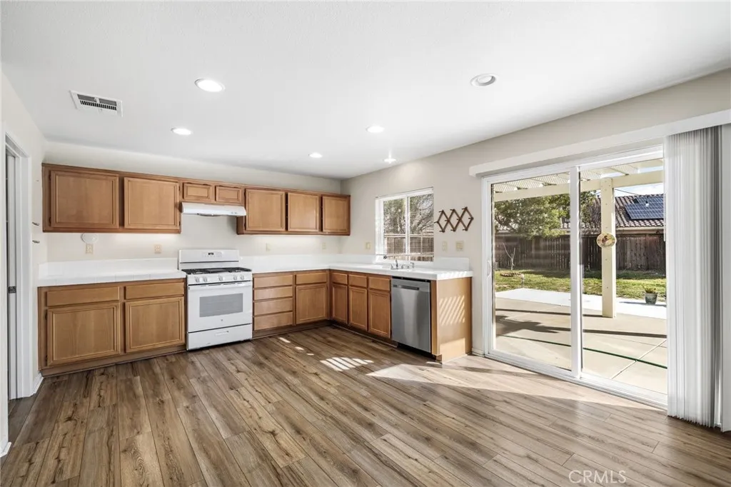 1232 Sunburst, Beaumont, California 92223 home-pic-11