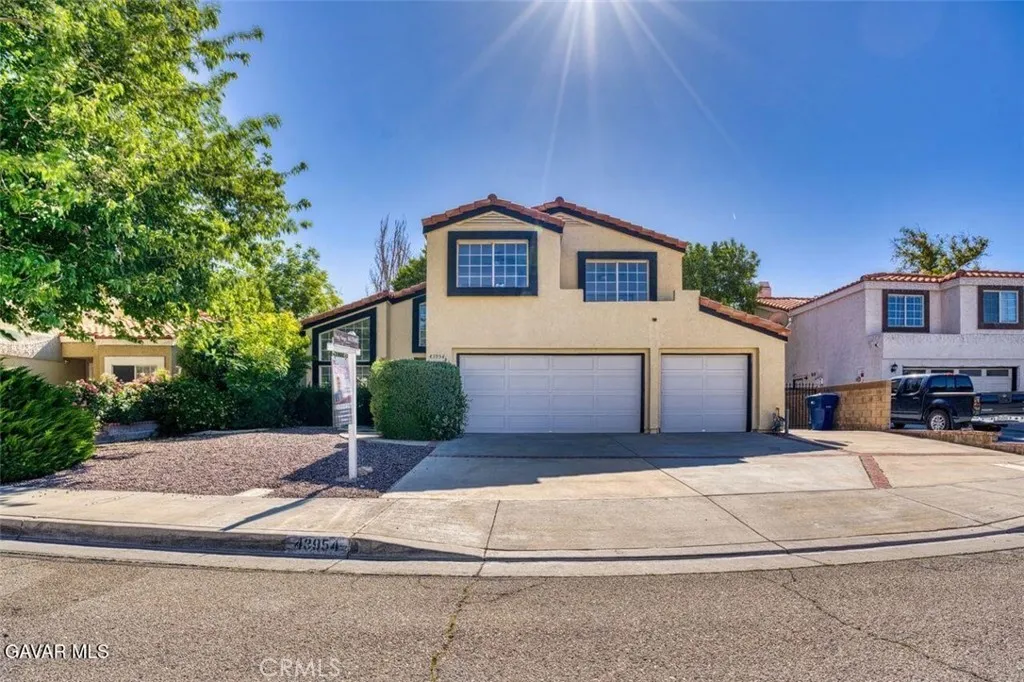 43954 Blue Sky Court, Lancaster, California 93536 home-pic-0