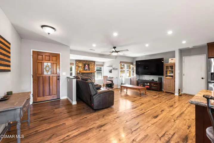 4959 Shady Trail St Simi Valley 2-8