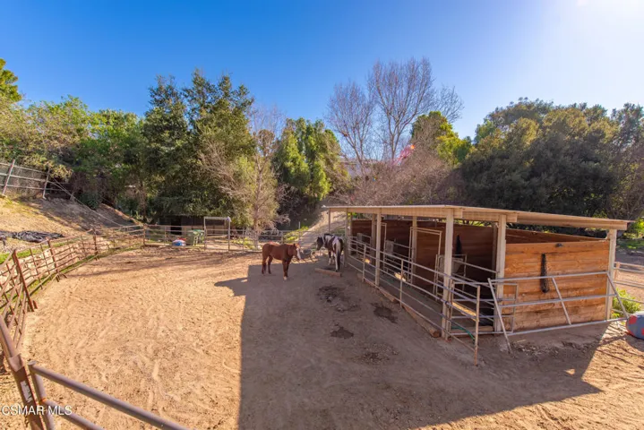 4959 Shady Trail St Simi Valley 2-52
