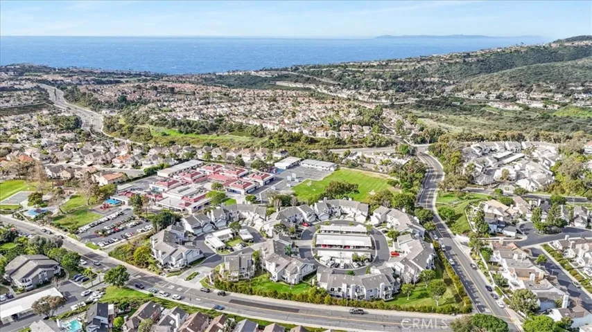 LAGUNA NIGUEL! 1.5 MILES TO THE BEACH!