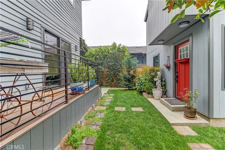 223 N. St. Andrews, Los Angeles, California 90004