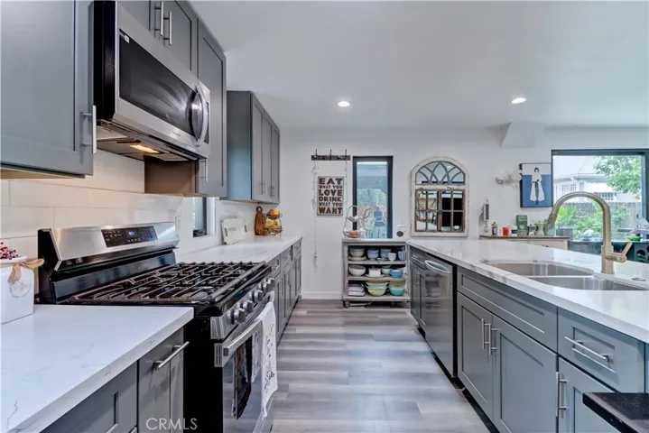 223 N. St. Andrews, Los Angeles, California 90004