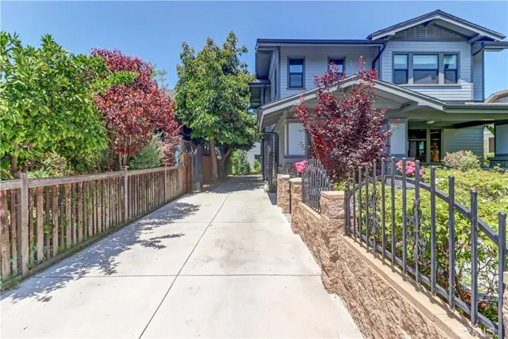 223 N. St. Andrews, Los Angeles, California 90004