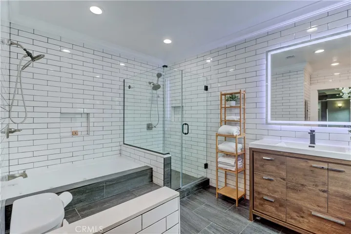 223 N. St. Andrews, Los Angeles, California 90004