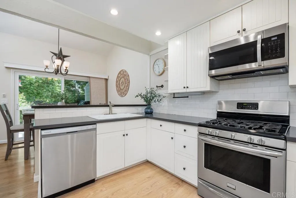 1715 Kennington Road, Encinitas, California 92024 home-pic-14