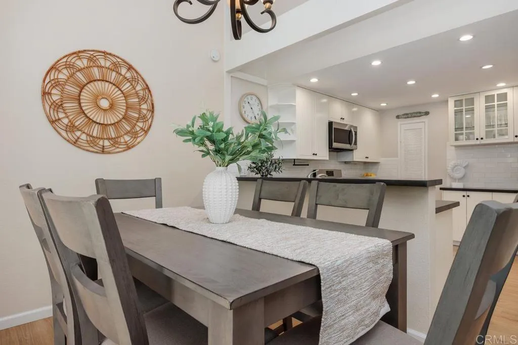 1715 Kennington Road, Encinitas, California 92024 home-pic-12