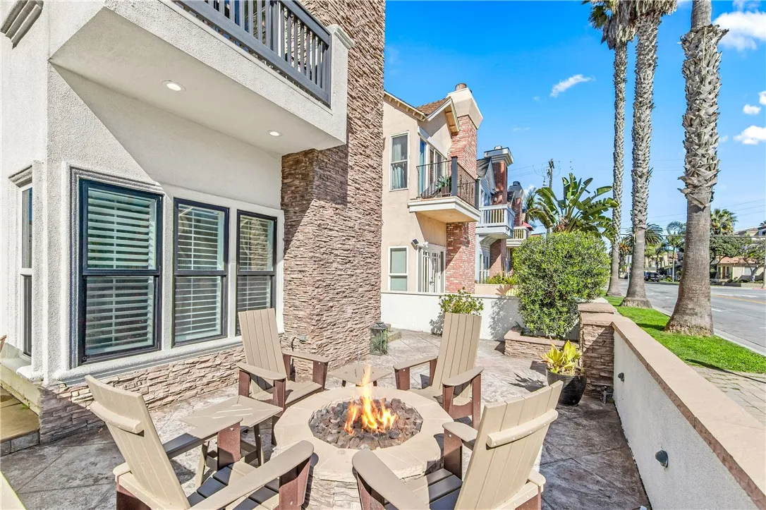 219 2nd Street, Huntington Beach, California 92648 home-pic-3