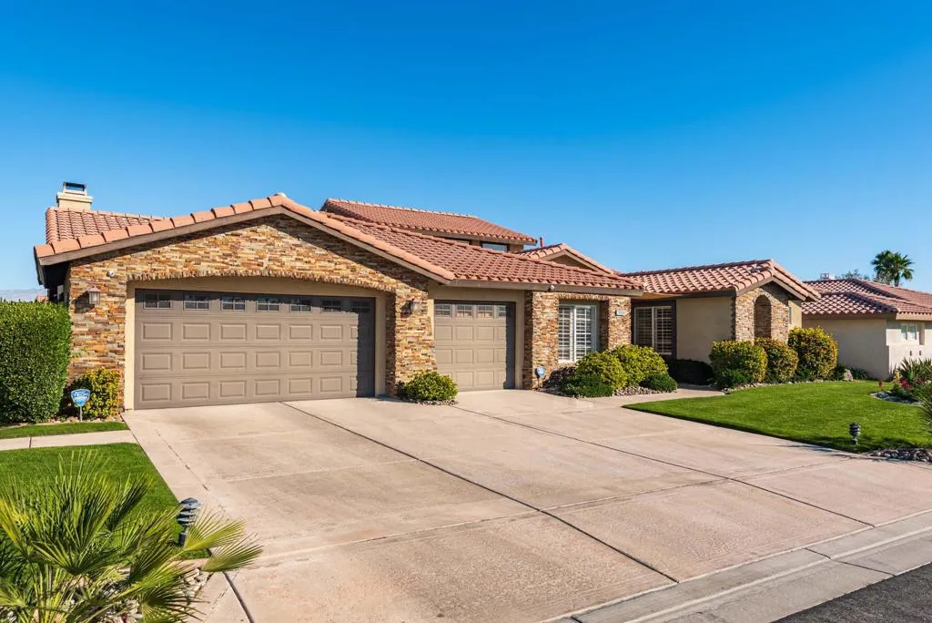78910 Galaxy Drive, La Quinta, California 92253 home-pic-2