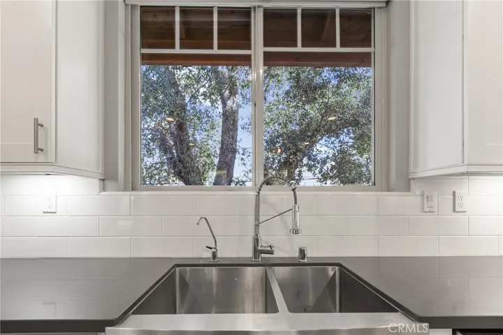 Stainless steal kitchen sink.