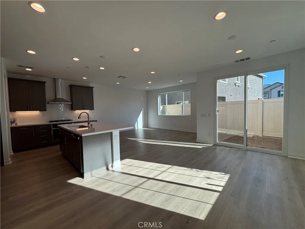 413 Checkerbloom Lane, Santa Paula, California 93060 home-pic-2