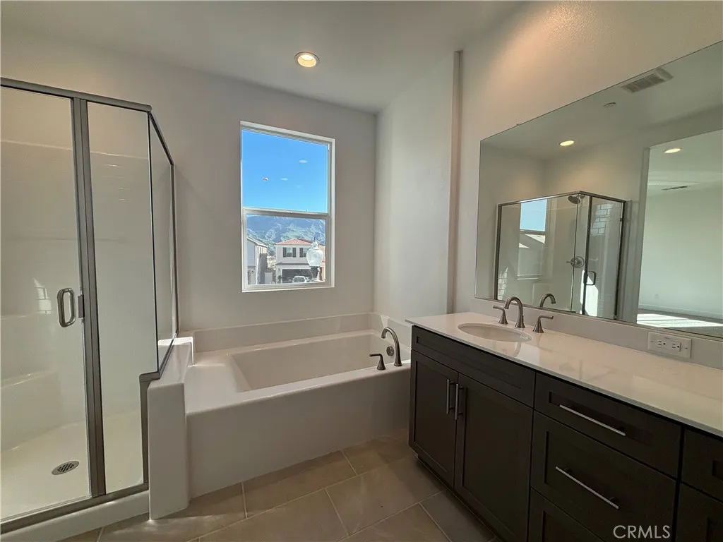 413 Checkerbloom Lane, Santa Paula, California 93060 home-pic-3