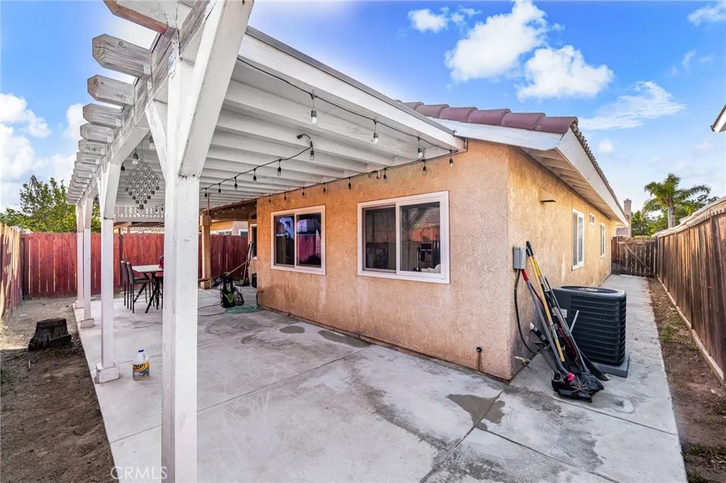 11355 Larchwood, Fontana, California 92337 home-pic-24