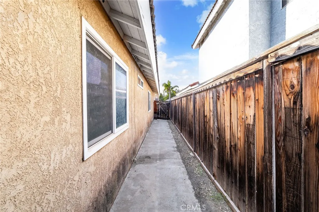 11355 Larchwood, Fontana, California 92337 home-pic-25