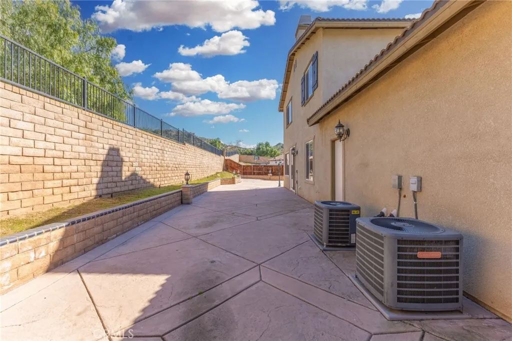 27212 Golden Field Court, Moreno Valley, California 92555 home-pic-54
