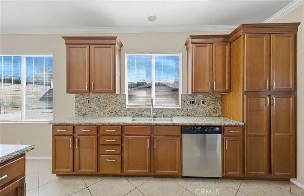 27212 Golden Field Court, Moreno Valley, California 92555 home-pic-28