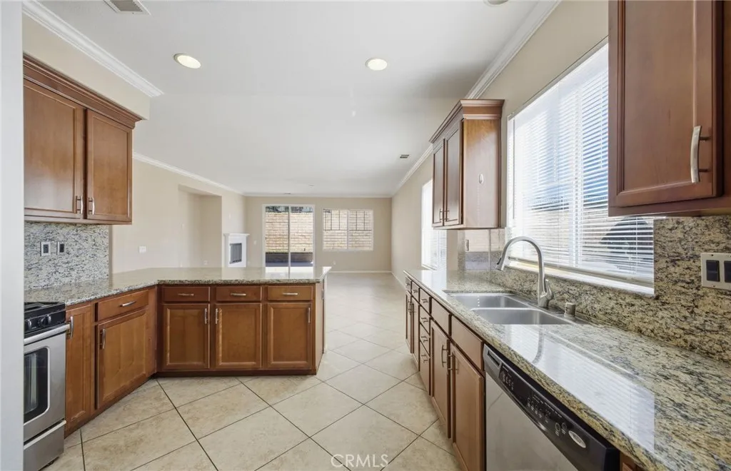 27212 Golden Field Court, Moreno Valley, California 92555 home-pic-24