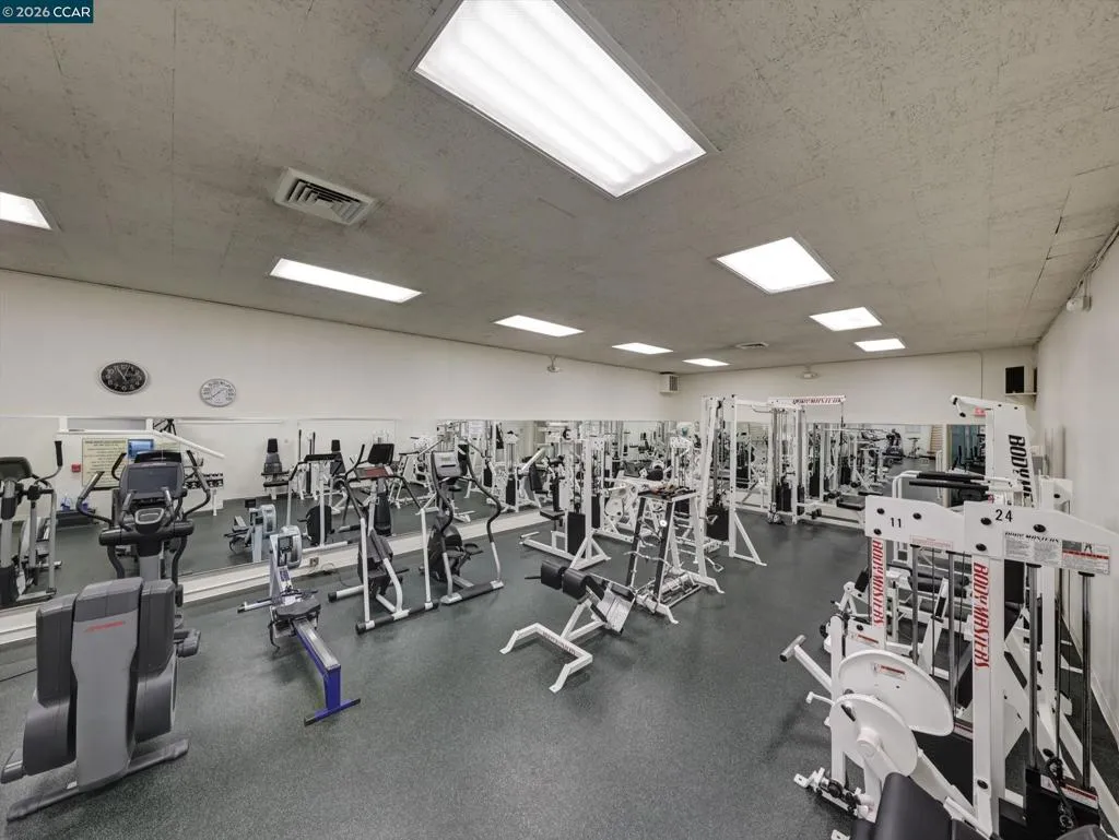 820 N Delaware St 215, San Mateo, California 94401 home-pic-23