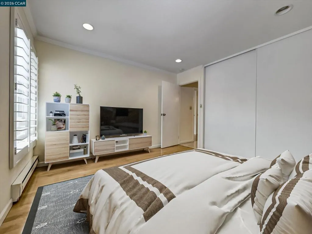 820 N Delaware St 215, San Mateo, California 94401 home-pic-12