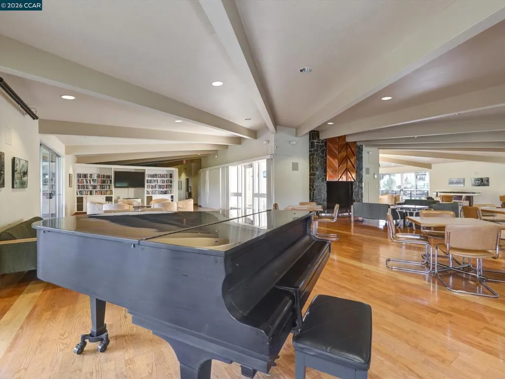 820 N Delaware St 215, San Mateo, California 94401 home-pic-21